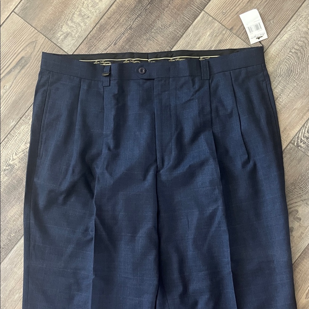 Hogan Dark Blue pleated Front pants.